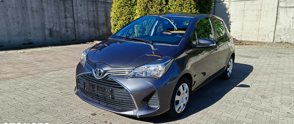 Toyota Yaris cena 23999 przebieg: 270000, rok produkcji 2015 z Wałbrzych małe 277